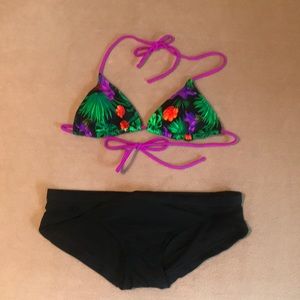 NWT Venus and Smart & Sexy Swim triangle bikini mix and match set. Sizes 34B & S